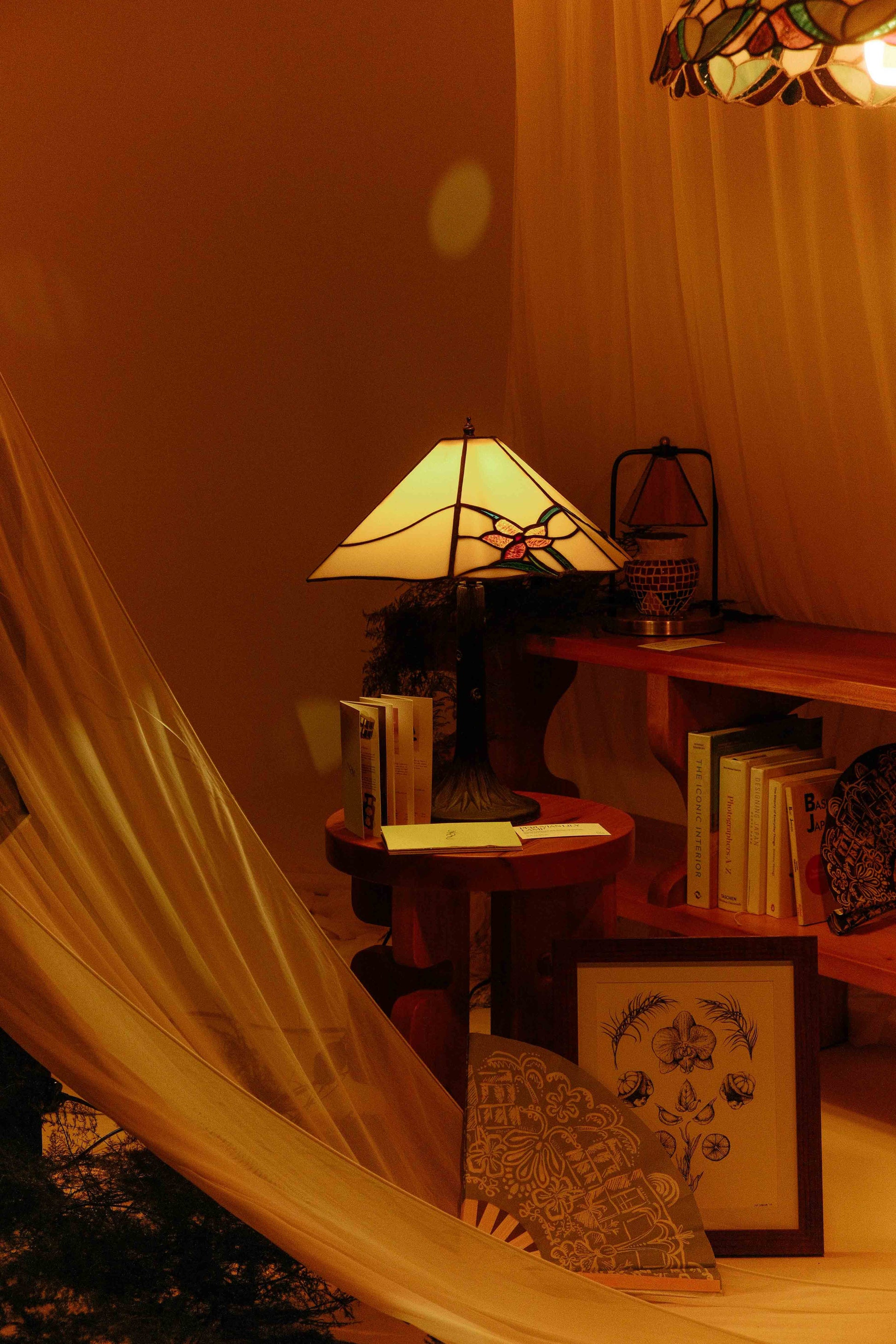 Peruvian Lily Lamp