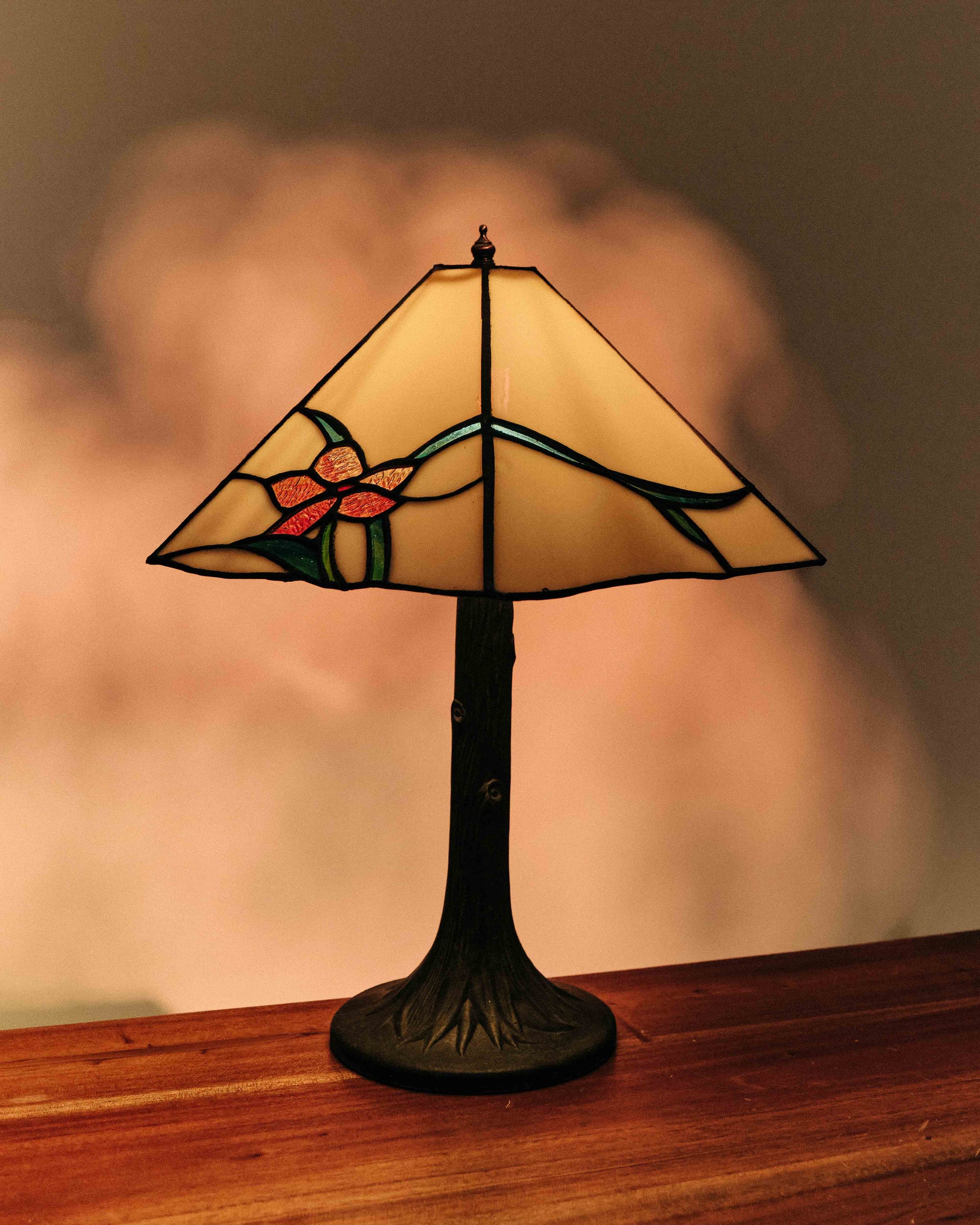 Peruvian Lily Lamp